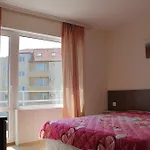 Къща за гости Maris Обзор